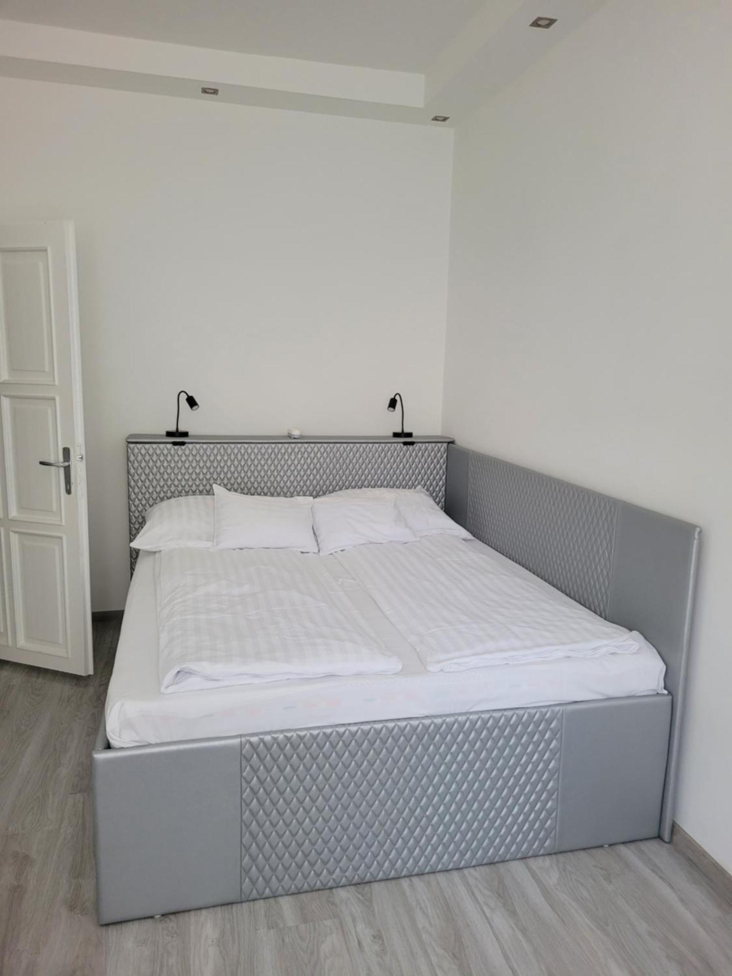 Martina Apartman Bekescsaba Rom bilde
